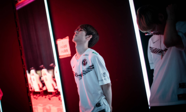 一颗冉冉升 一颗冉冉升