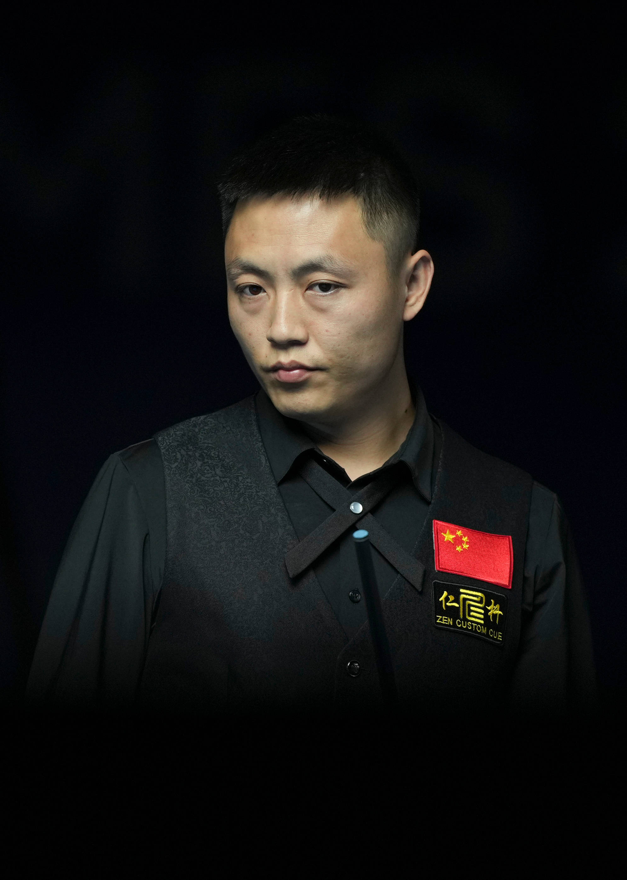 手敲响了警 手敲响了警