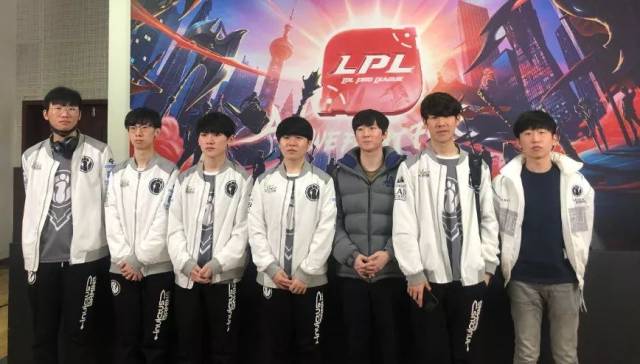 延续此前的 延续此前的