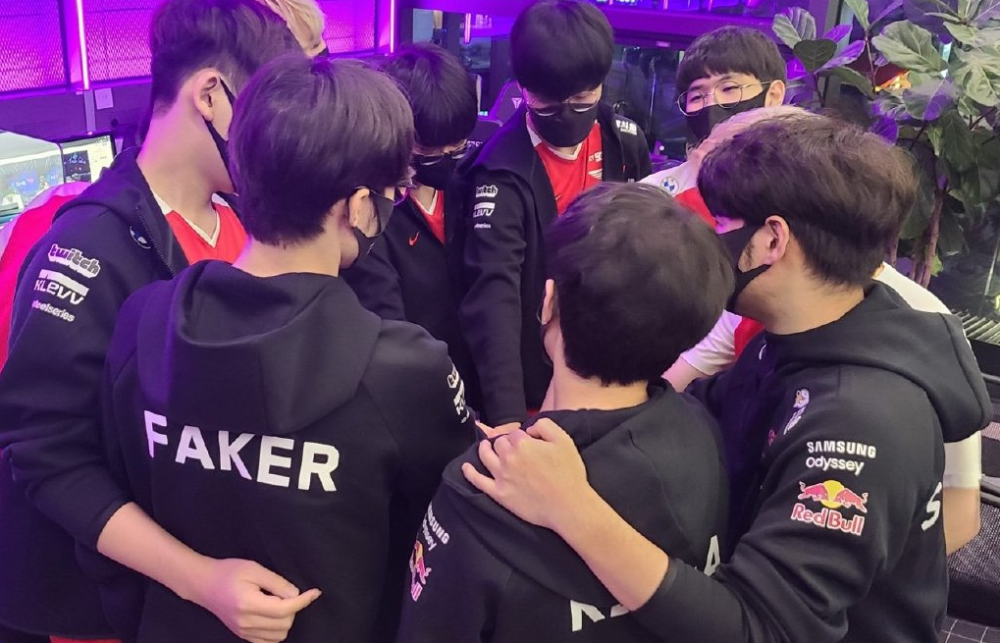 前阵容的问 前阵容的问