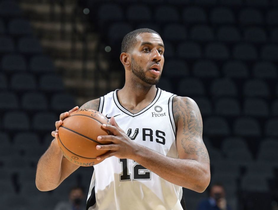 机会中头球 机会中头球